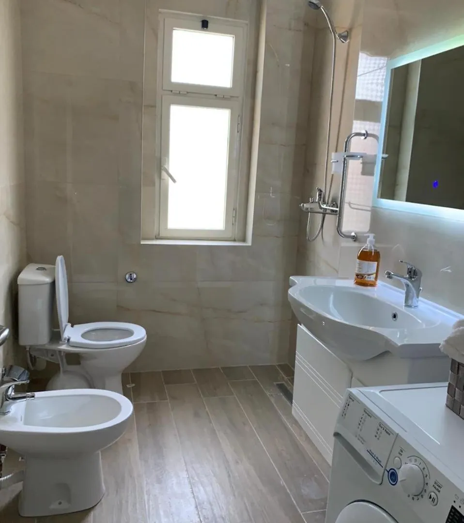 Accommodatie bij particulieren Malsi'S, Private Room With Shared Bathroom And Kitchen Tirana